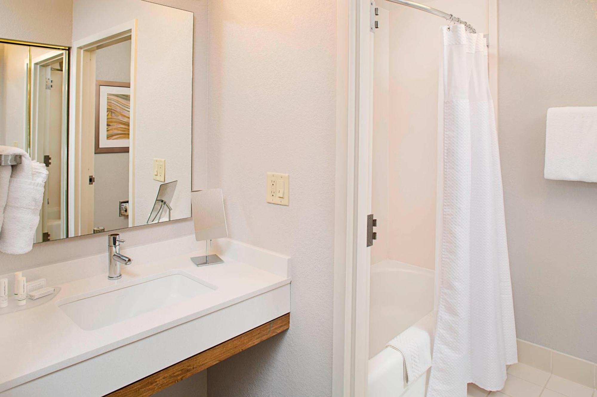Courtyard By Marriott West Palm Beach Airport Экстерьер фото